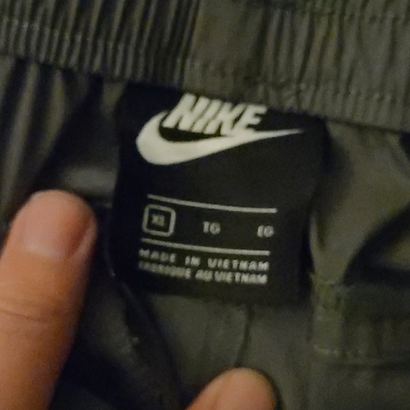 1 pair of nike cargo pants - Picture 4 of 6